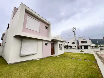 Sobrado com 3 Quartos à venda, 118m² no Pedra Branca, Garopaba