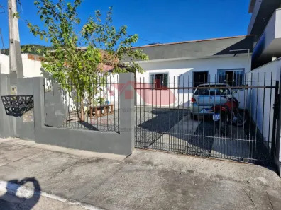 Casa com 2 Quartos à venda, 72m² no Rio Pequeno, Camboriú