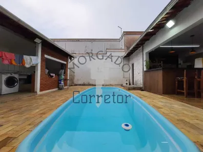 Casa com 4 Quartos à venda, 243m² no Centro, Agudos