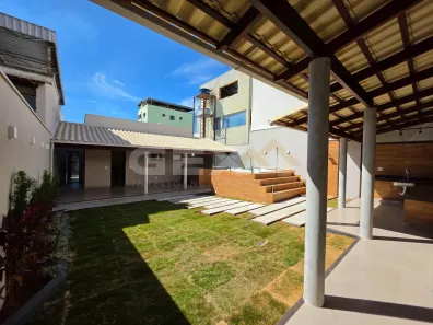 Casa com 3 Quartos à venda, 226m² no Planalto, Divinópolis