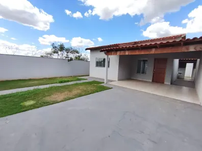 Casa com 3 Quartos para alugar, 120m² no Independência - 1º Complemento Setor das Mansões, Aparecida de Goiânia