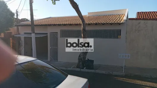 Casa com 3 Quartos para alugar, 180m² no Parque União, Bauru