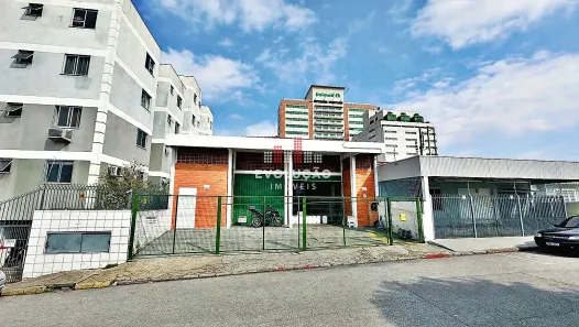 para alugar, 300m² no Barreiros, São José