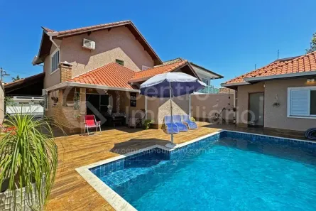 Casa com 4 Quartos à venda, 196m² no Jardim Tres Marias, Peruíbe
