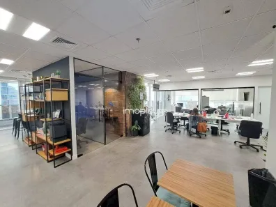 Sala Comercial para alugar, 204m² no Jardim das Acácias, São Paulo