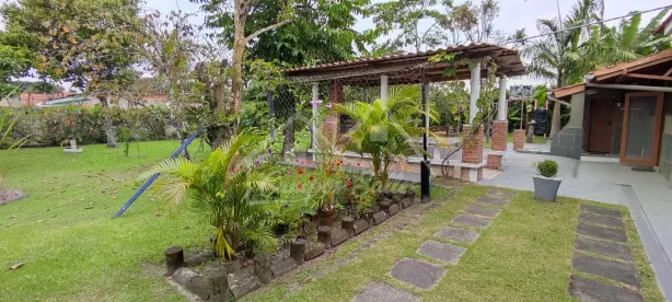 Fazenda/Sítio com 3 Quartos à venda, 105m² no Vila Erminda, Peruíbe