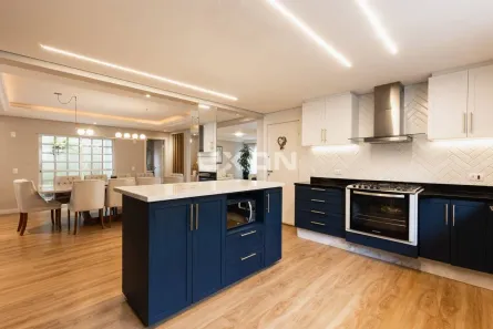 Sobrado com 4 Quartos à venda, 322m² no São Braz, Curitiba