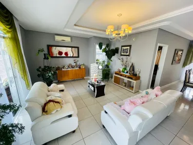 Casa com 5 Quartos à venda, 263m² no Itacorubi, Florianópolis