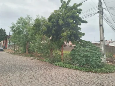 Lote/Terreno à venda, 740m² no Candelária, Natal