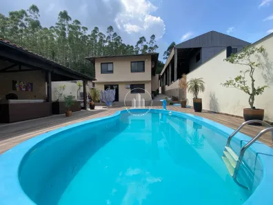 Casa com 4 Quartos à venda, 230m² no Encruzilhada, Biguaçu