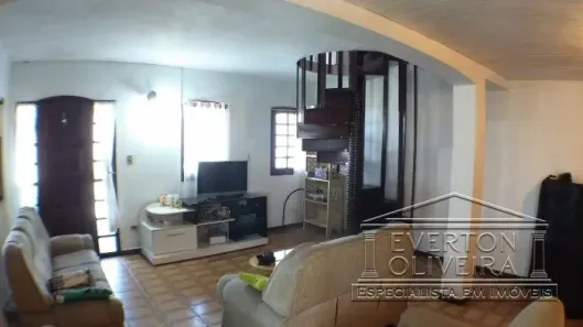 Sobrado com 2 Quartos à venda, 148m² no Jardim Jacinto, Jacareí