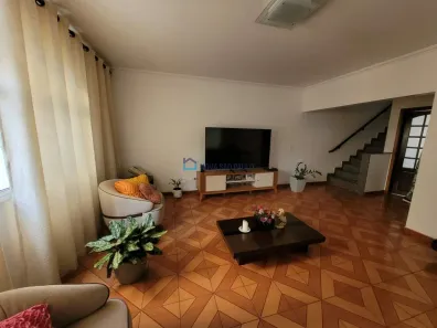 Sobrado com 4 Quartos à venda, 400m² no Vila Gumercindo, São Paulo