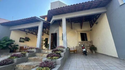 Casa com 4 Quartos à venda, 194m² no Jardim Alvorada, Londrina