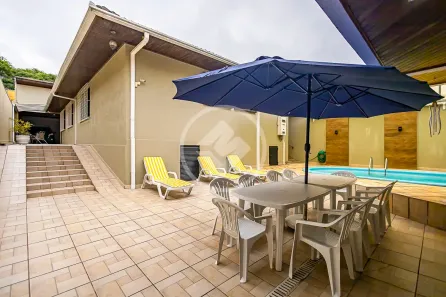 Casa com 2 Quartos à venda, 250m² no Jardim Social, Curitiba
