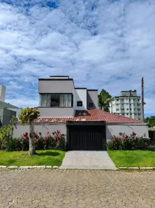 Casa com 3 Quartos à venda, 139m² no Centro, Camboriú