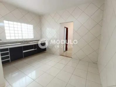 Prédio Comercial para alugar, 75m² no Martins, Uberlândia