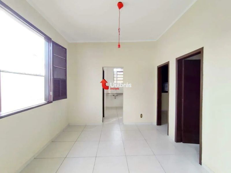 Casa com 3 quartos — Sagrada Família, Belo Horizonte