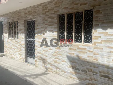 Casa com 1 Quarto à venda, 50m² no Marechal Hermes, Rio de Janeiro