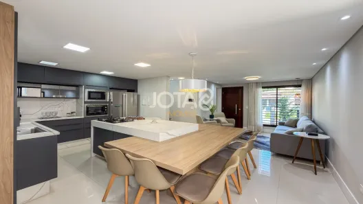 Sobrado com 3 Quartos para alugar, 145m² no Vista Alegre, Curitiba