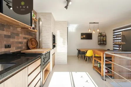 Sobrado com 3 Quartos à venda, 176m² no Bacacheri, Curitiba