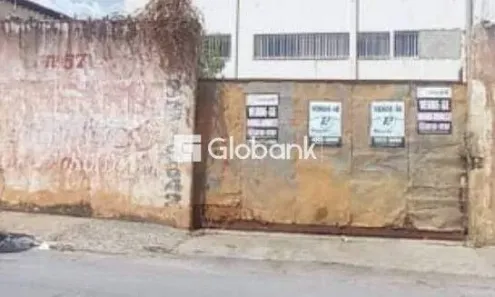 Lote/Terreno à venda, 380m² no Centro, Montes Claros