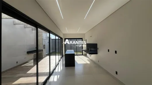 Casa com 3 Quartos à venda, 153m² no Novo Mundo, Uberlândia