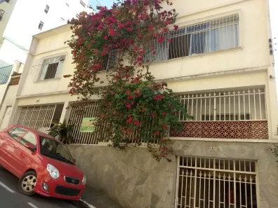 Casa com 5 Quartos à venda, 330m² no Centro, Juiz de Fora
