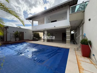 Casa com 4 Quartos à venda, 440m² no Tabajaras, Uberlândia