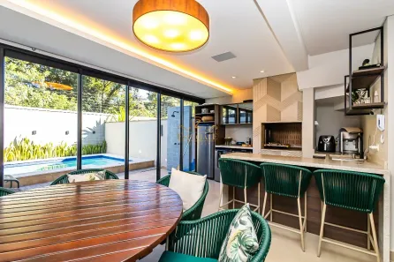 Casa com 3 Quartos à venda, 164m² no Campo Comprido, Curitiba