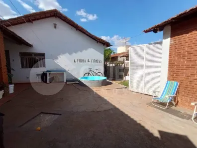Casa com 3 Quartos para alugar, 200m² no Lídice, Uberlândia