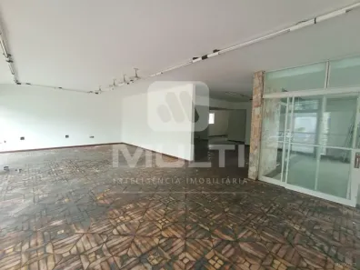 Casa com 1 Quarto para alugar, 642m² no Centro, Uberlândia