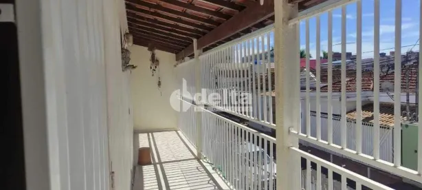 Casa com 4 Quartos para alugar, 323m² no Martins, Uberlândia