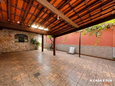 Casa com 3 Quartos à venda, 180m² no Fonte Grande, Contagem
