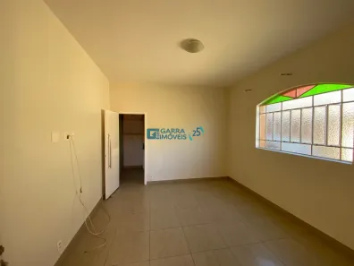 Casa com 2 Quartos para alugar, 70m² no Santa Cruz, Belo Horizonte