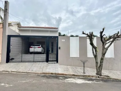Casa com 3 Quartos à venda, 218m² no Jardim Acapulco, Marília