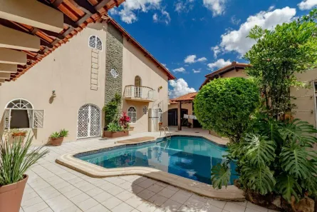 Casa com 4 Quartos à venda, 602m² no Taguatinga Norte, Brasília