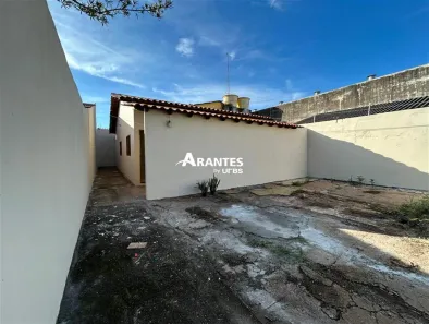 Casa com 3 Quartos à venda, 127m² no Segismundo Pereira, Uberlândia