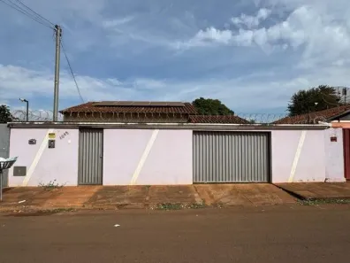 Casa com 2 Quartos para alugar, 100m² no Parque Vale dos Buritys I, Itumbiara