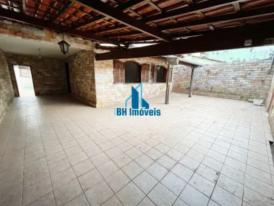 Casa com 4 Quartos à venda, 240m² no Pedra Azul, Contagem