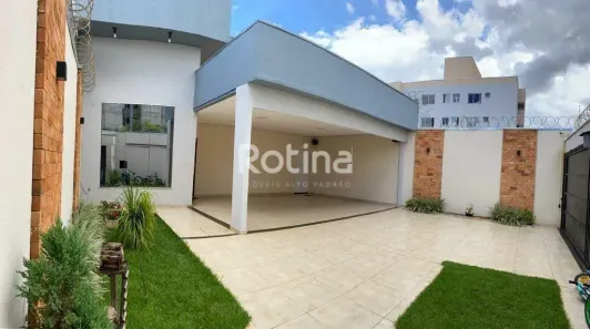 Casa com 3 Quartos à venda, 216m² no Novo Mundo, Uberlândia