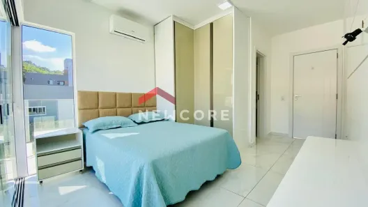 Sobrado com 3 Quartos à venda, 165m² no Zimbros, Bombinhas