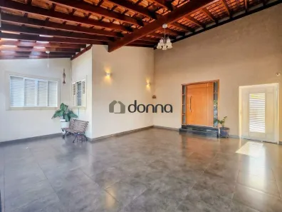 Casa com 3 Quartos à venda, 255m² no Vila São Vicente, Uberaba