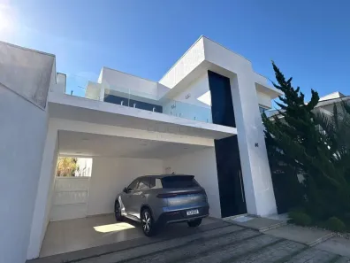 Casa com 3 Quartos para alugar, 277m² no Vila Oliveira, Mogi das Cruzes