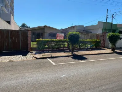 Imóvel Comercial com 3 Quartos à venda, 400m² no Centro, Arapongas