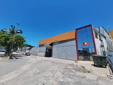 Galpão/Depósito/Armazém para alugar, 2000m² no Alto Aririú, Palhoça
