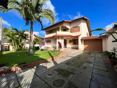 Sobrado com 3 Quartos à venda, 240m² no Niterói, Canoas