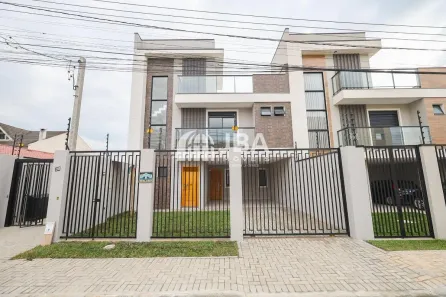 Sobrado com 3 Quartos à venda, 182m² no Novo Mundo, Curitiba