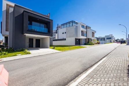 Casa de Condomínio com 3 Quartos à venda, 194m² no Santa Cândida, Curitiba
