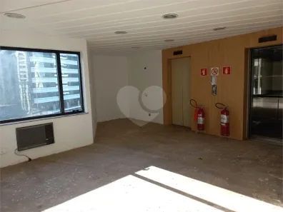Sala Comercial com 1 Quarto para alugar, 245m² no Cidade Monções, São Paulo