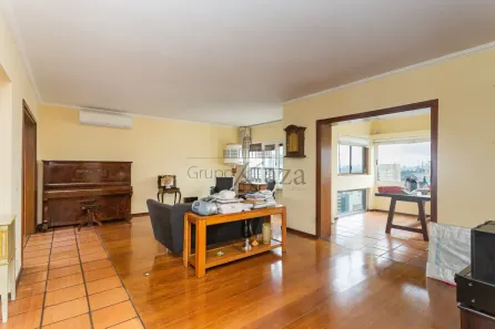 Apartamento com 3 Quartos à venda, 201m² no Cerqueira César, São Paulo
